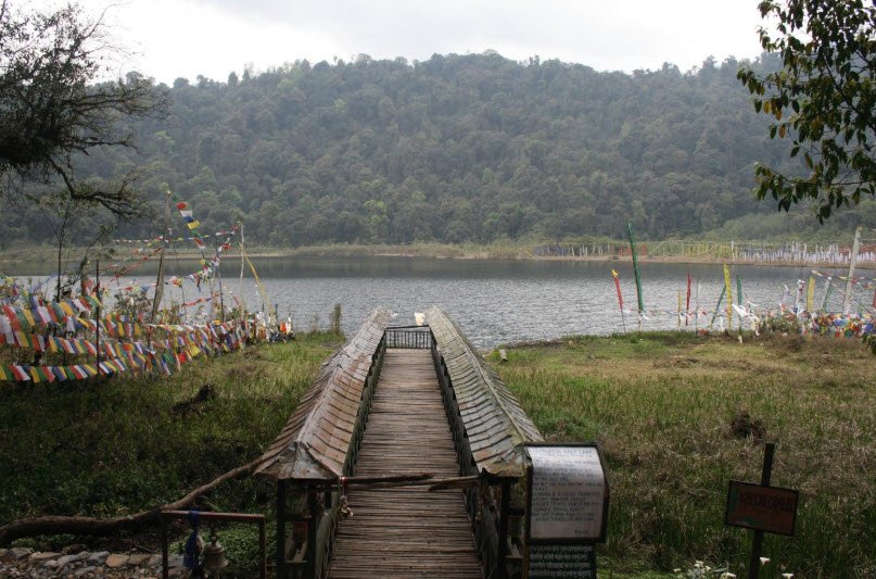 Khecheopalri Lake, West Sikkim, Sikkim - Vushii.com Khecheopalri Lake, West Sikkim, Sikkim - Vushii.com
